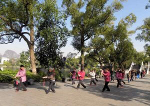 Tai Chi unter freiem Himmel