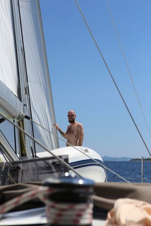 Christopher Supnig als Skipper auf einer Jeanneau 440